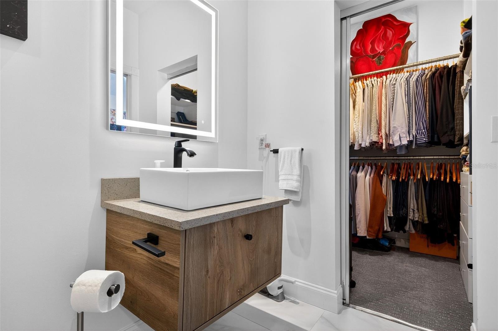 VILLAGEWALK/LK NONAA 01B - Residential