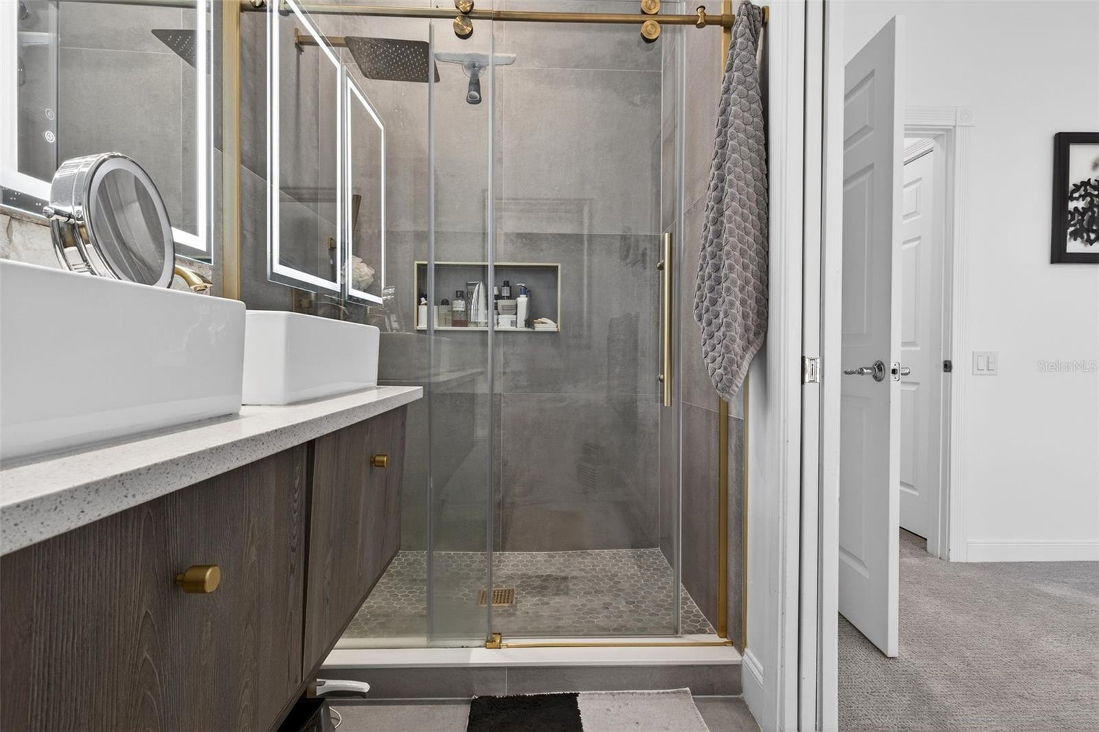 VILLAGEWALK/LK NONAA 01B - Residential