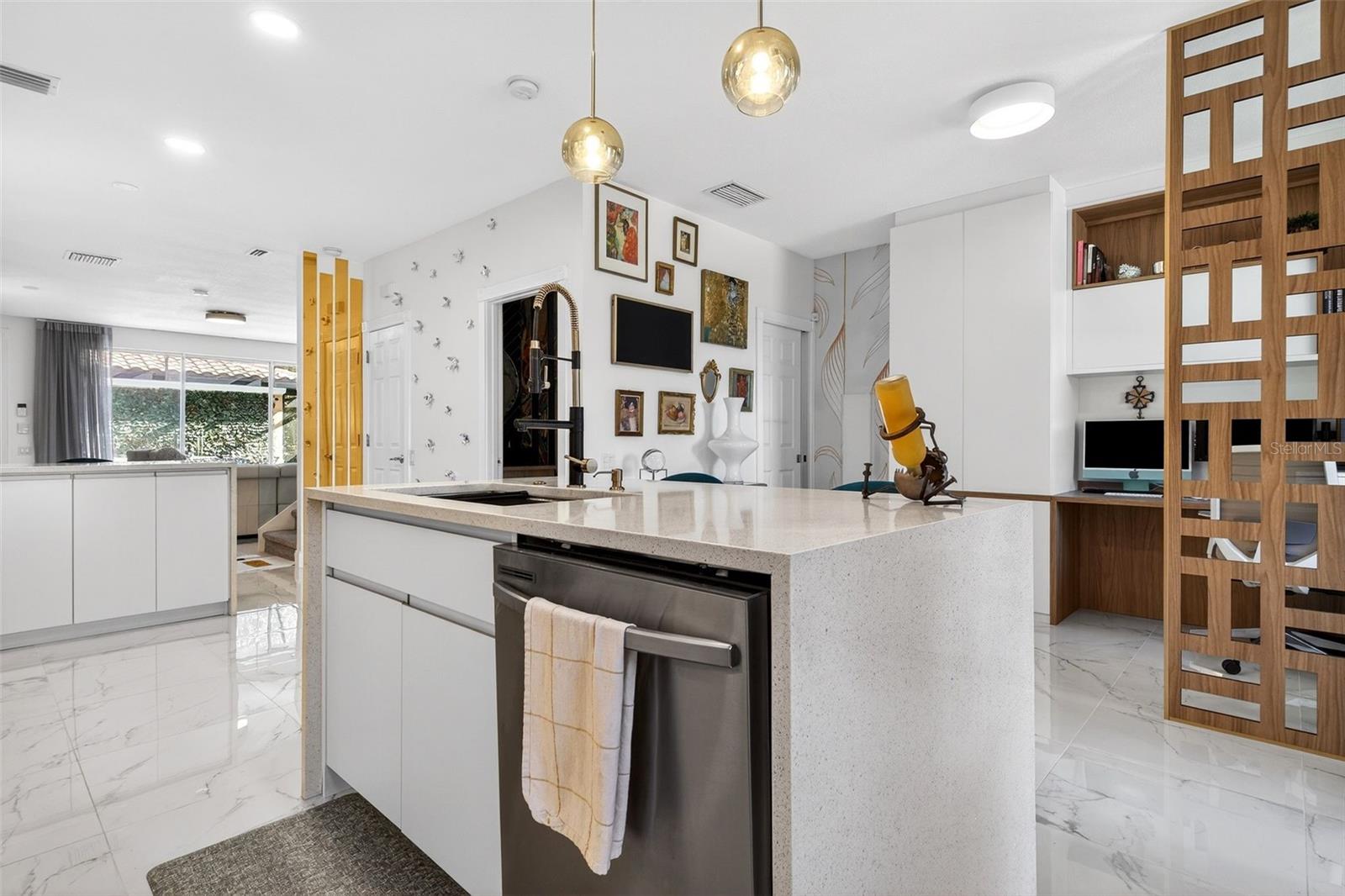 VILLAGEWALK/LK NONAA 01B - Residential