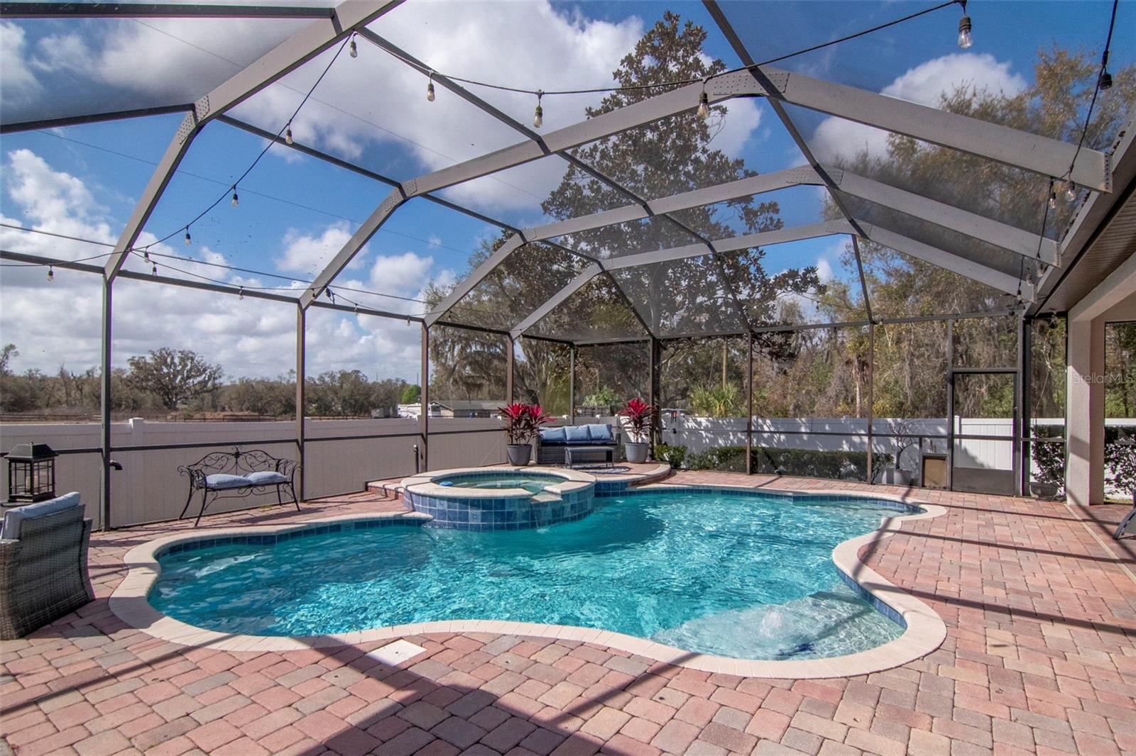 EMERALD CREEK - Residential