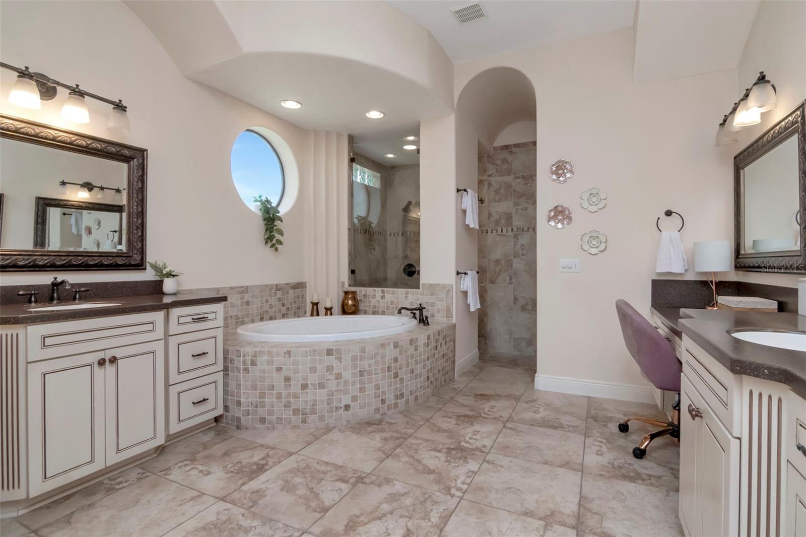 EMERALD CREEK - Residential