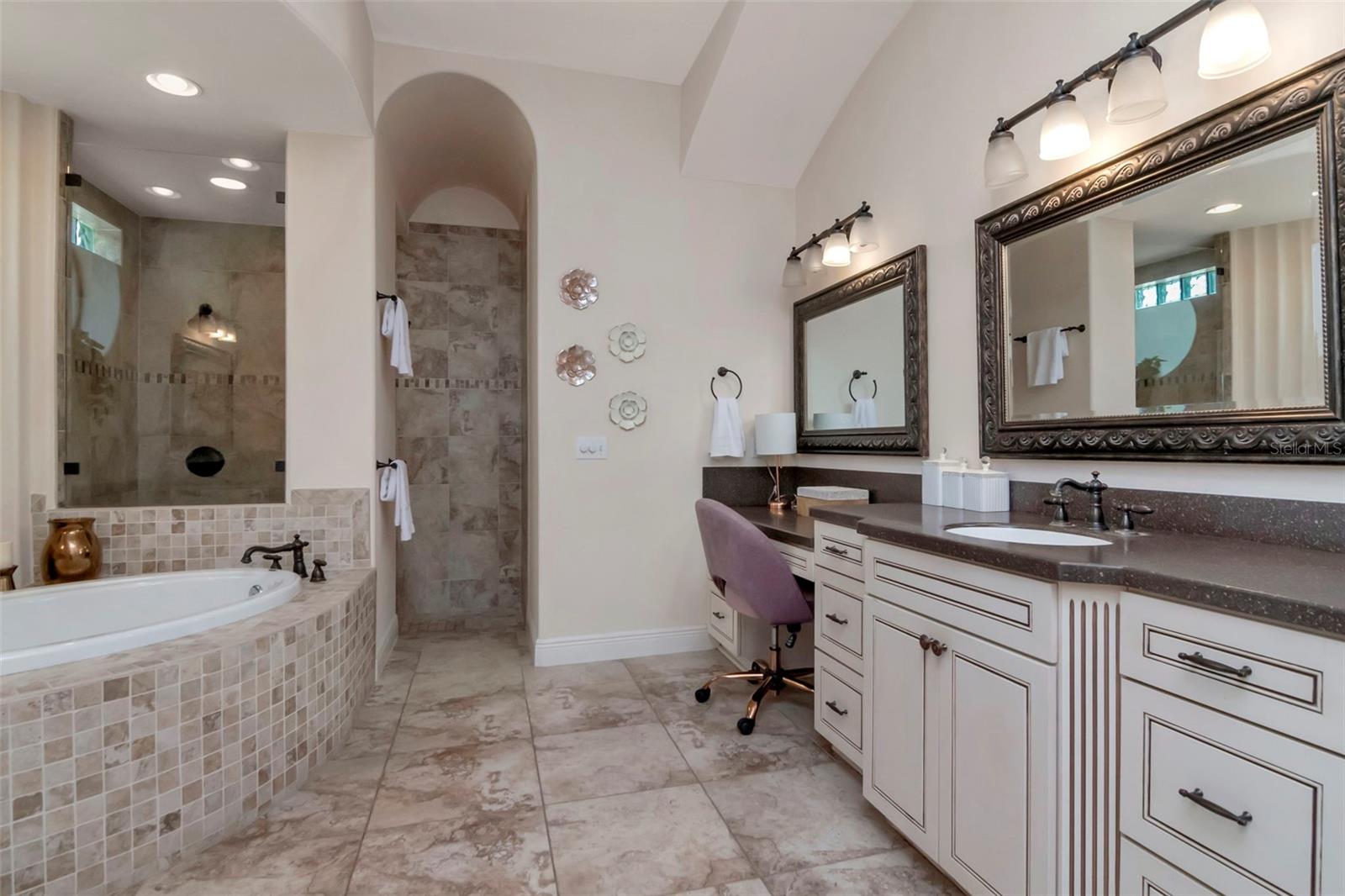 EMERALD CREEK - Residential