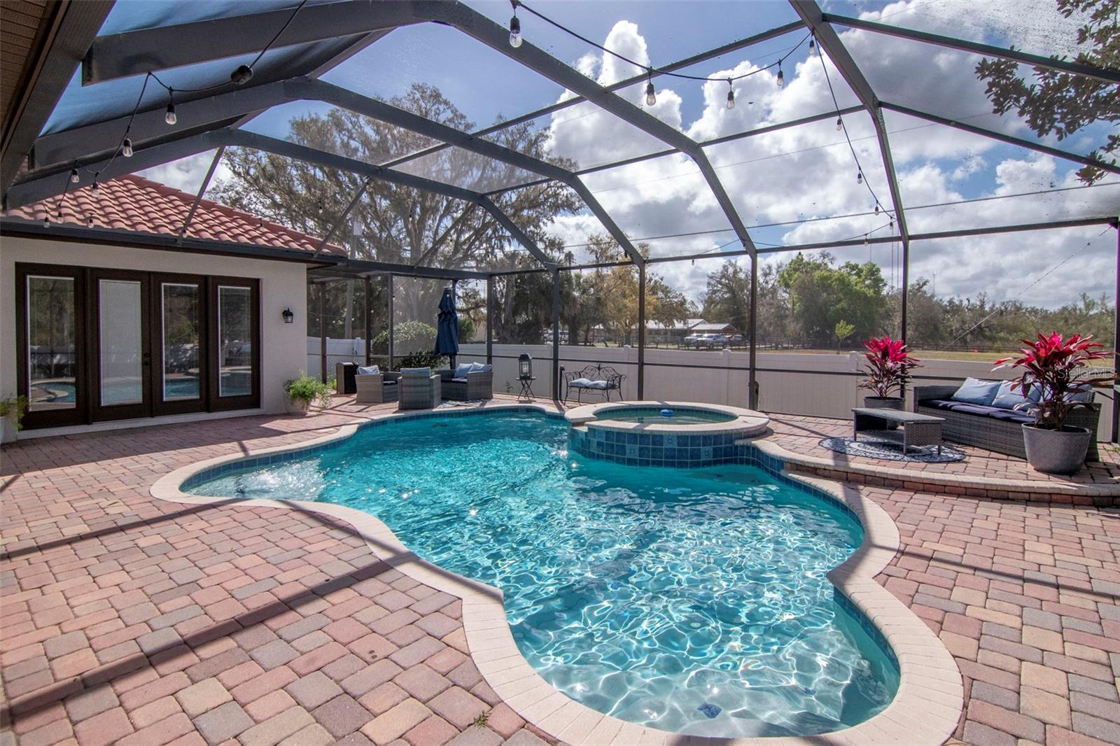 EMERALD CREEK - Residential