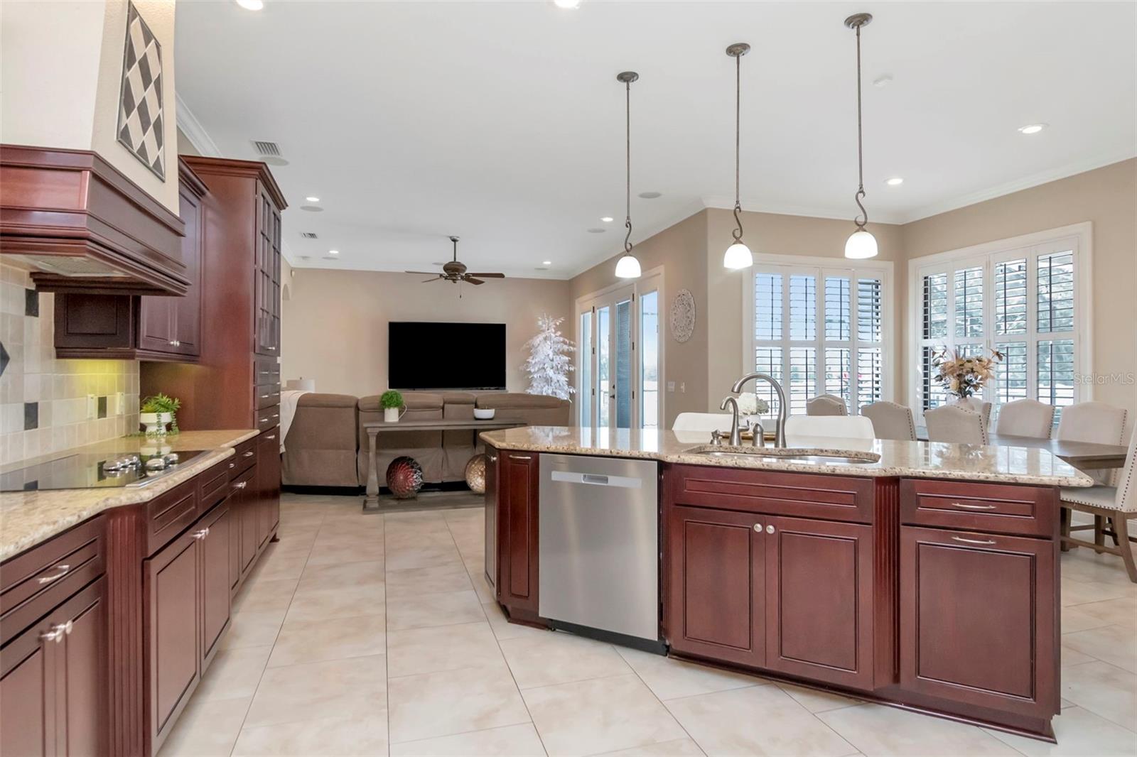 EMERALD CREEK - Residential