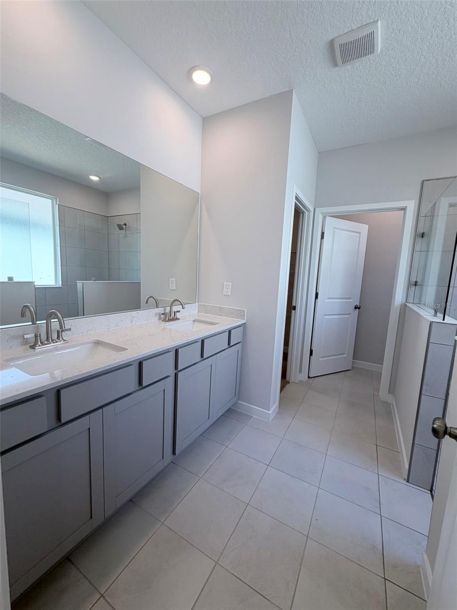 RESERVE EAST - Residential Lease