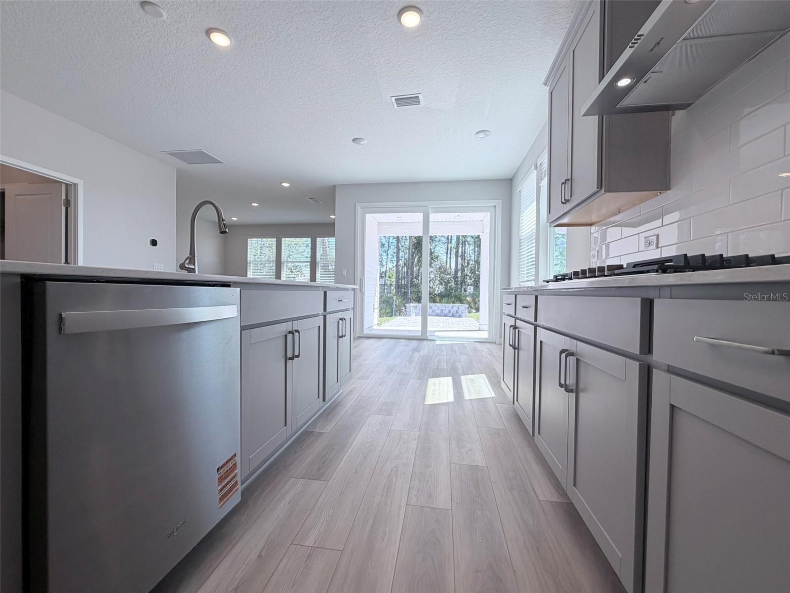 RESERVE EAST - Residential Lease