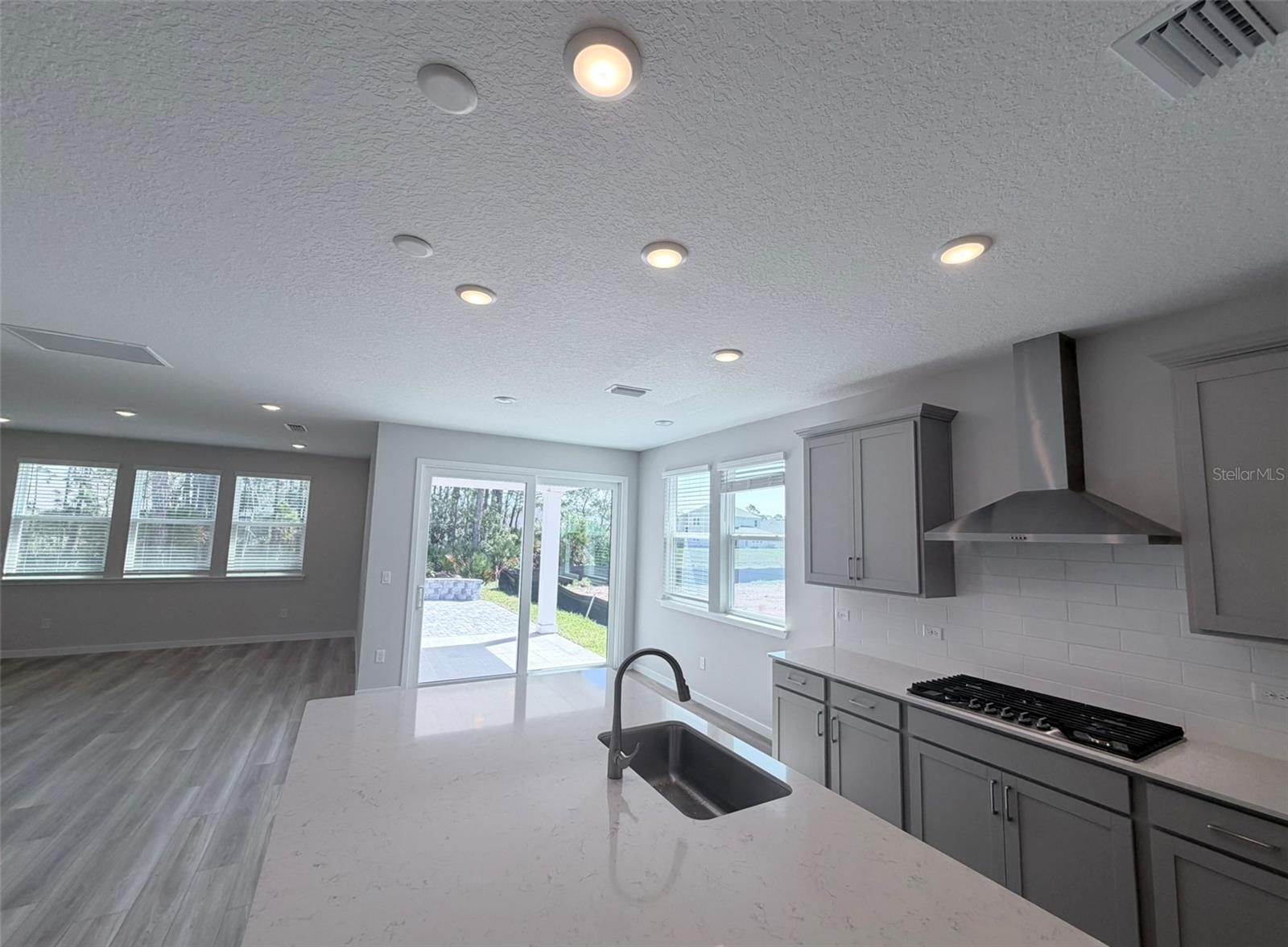 RESERVE EAST - Residential Lease