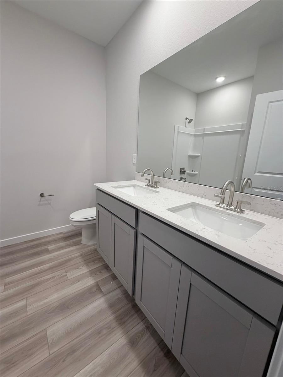 RESERVE EAST - Residential Lease