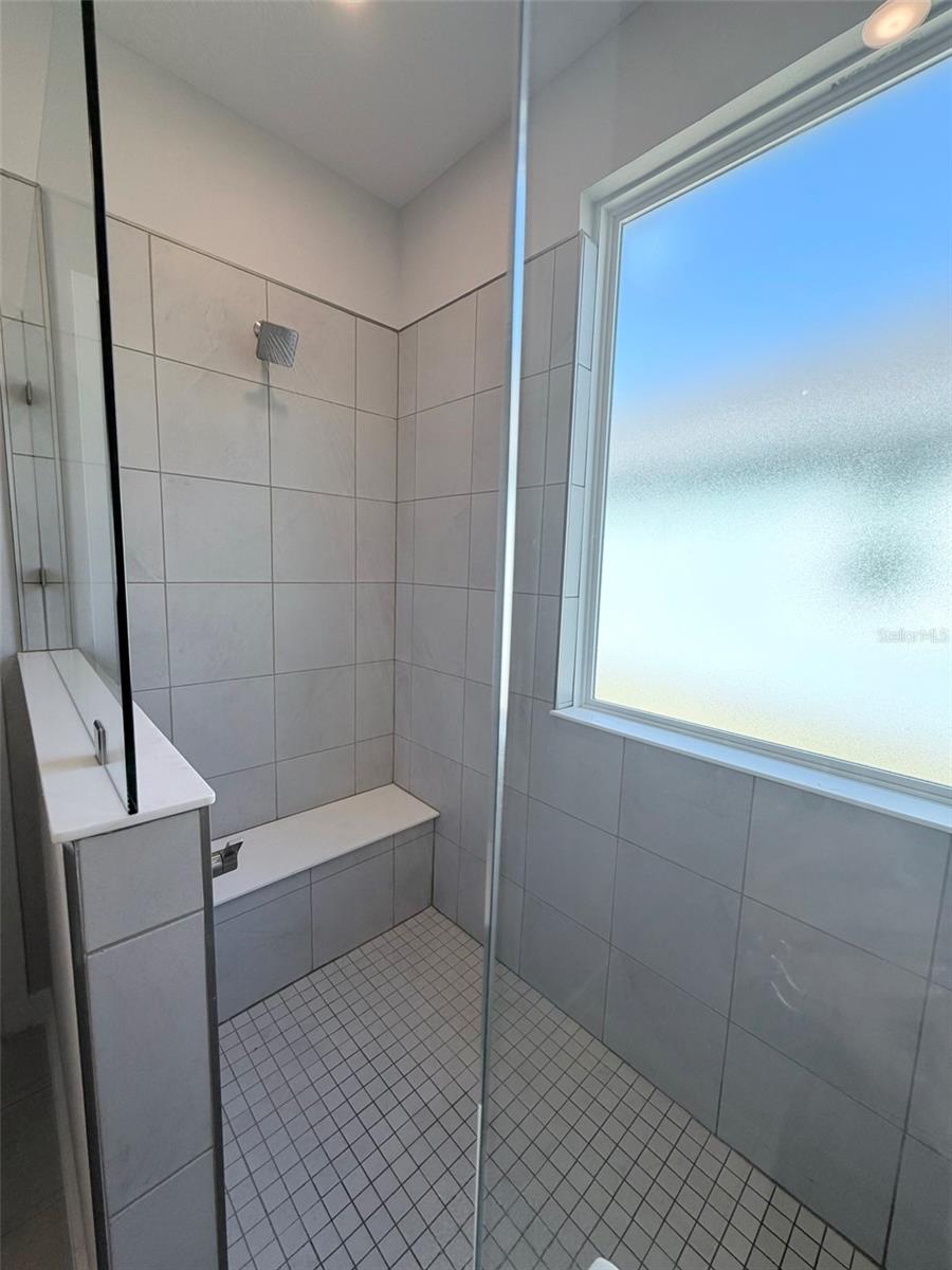 RESERVE EAST - Residential Lease