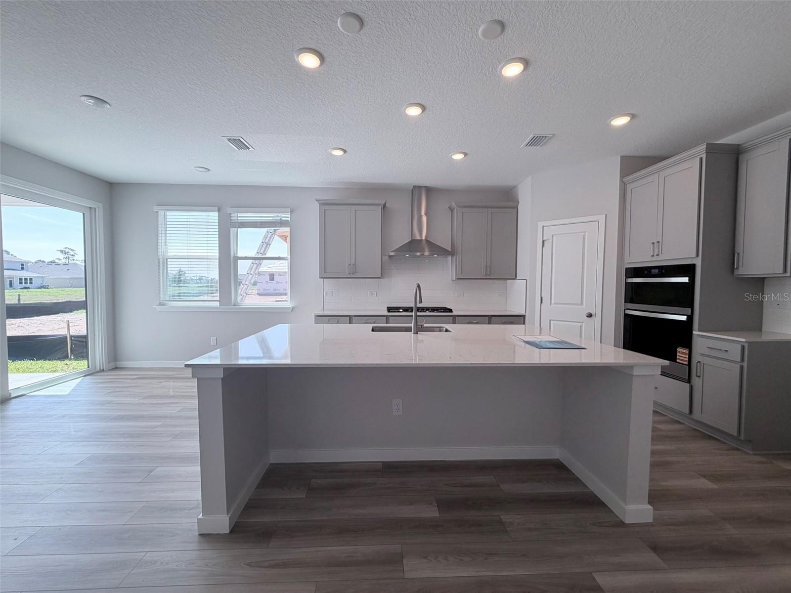 RESERVE EAST - Residential Lease