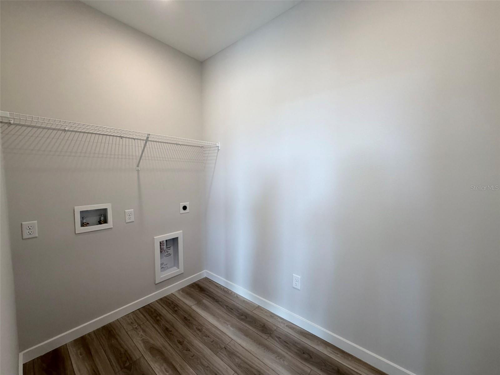 RESERVE EAST - Residential Lease