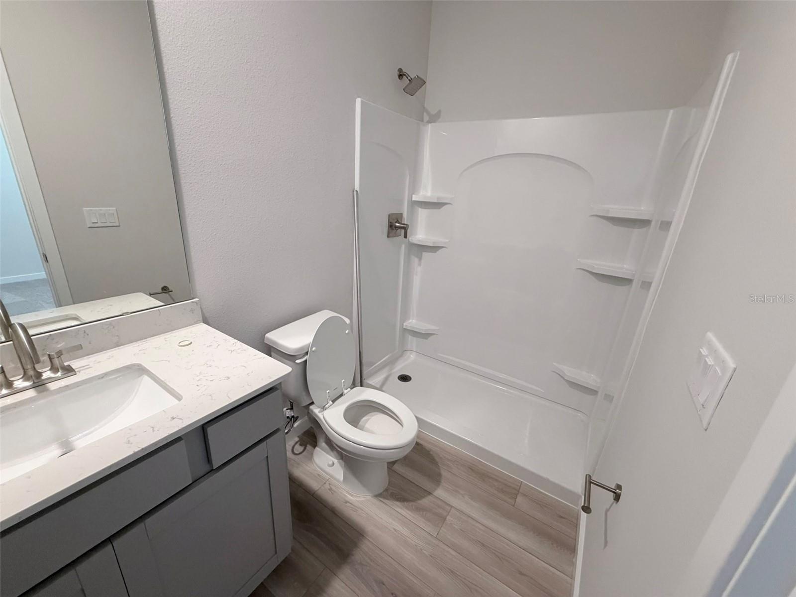 RESERVE EAST - Residential Lease