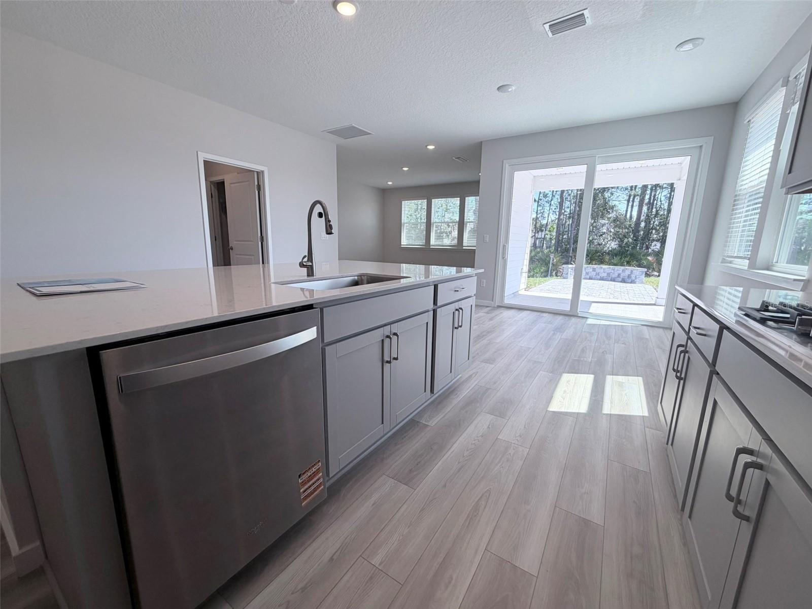 RESERVE EAST - Residential Lease