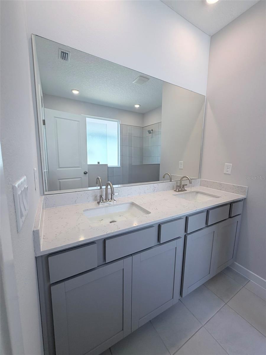 RESERVE EAST - Residential Lease