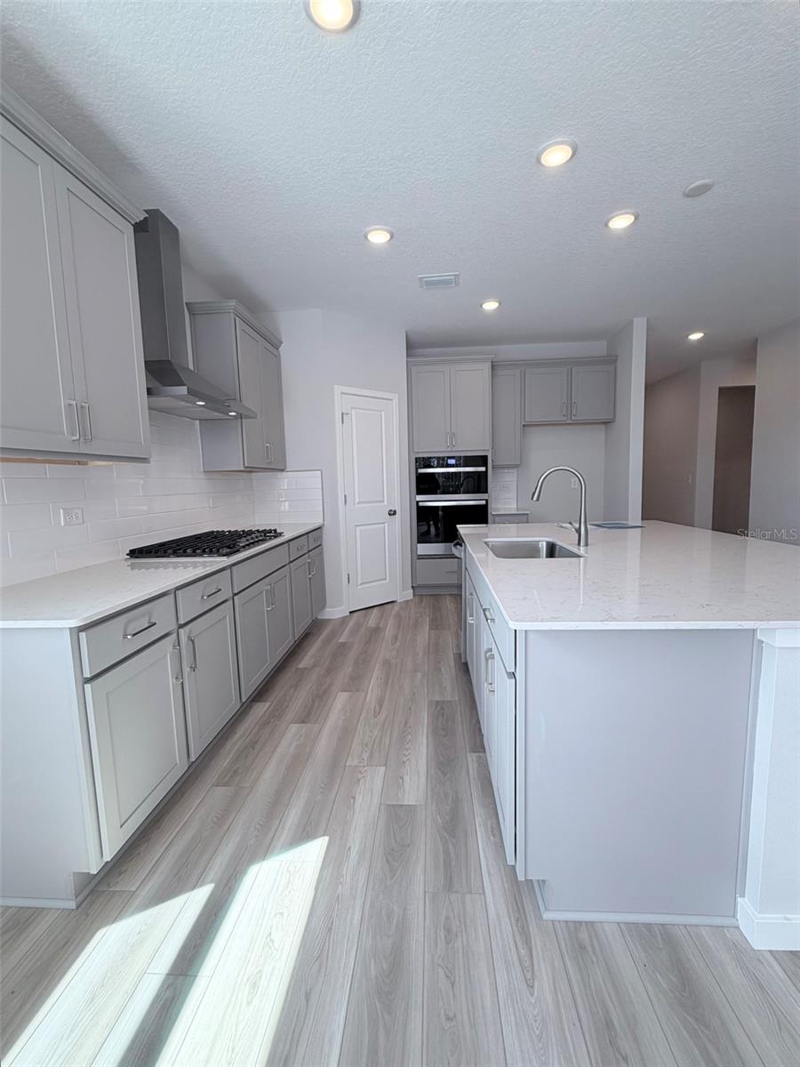 RESERVE EAST - Residential Lease