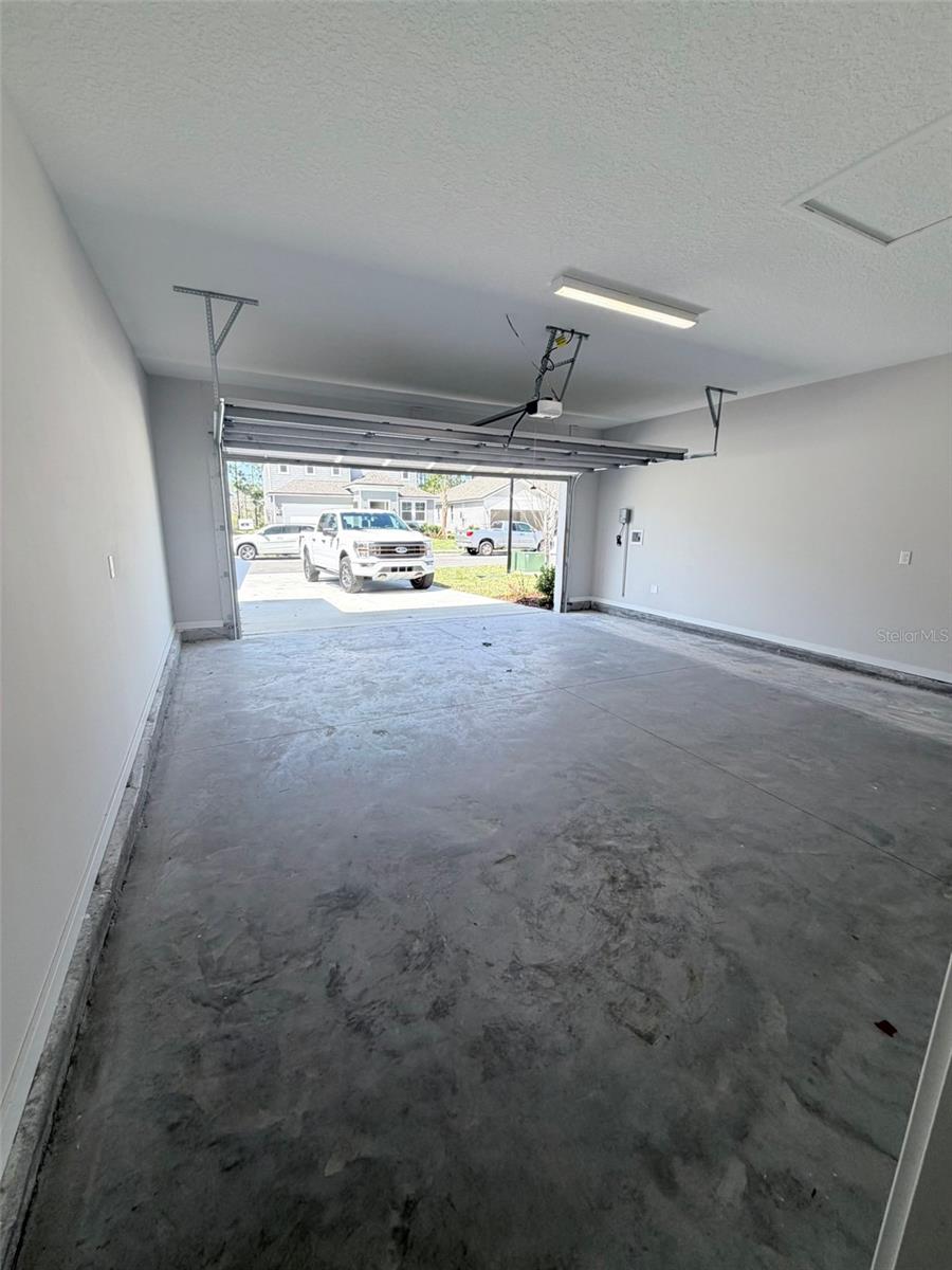 RESERVE EAST - Residential Lease