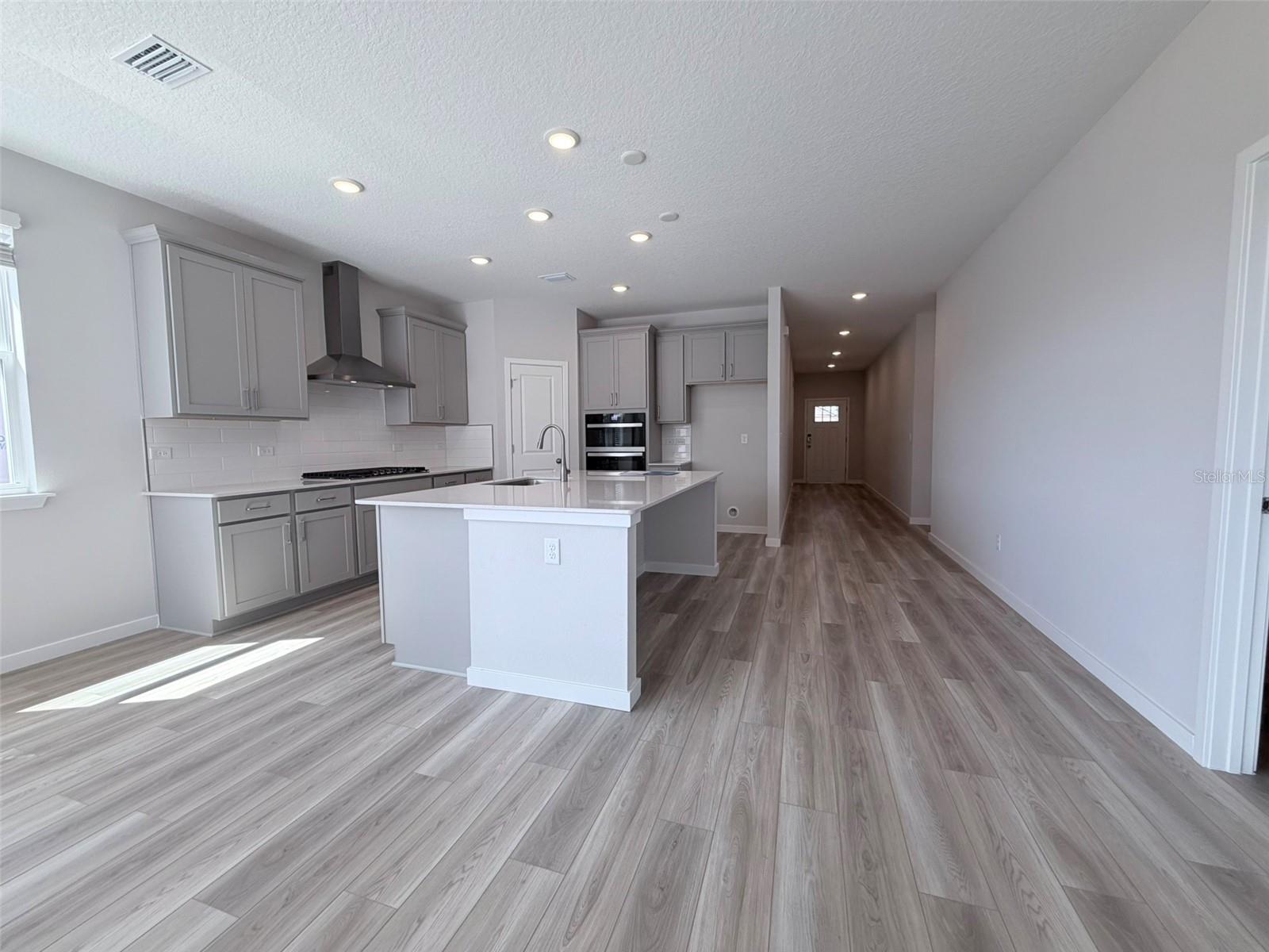 RESERVE EAST - Residential Lease