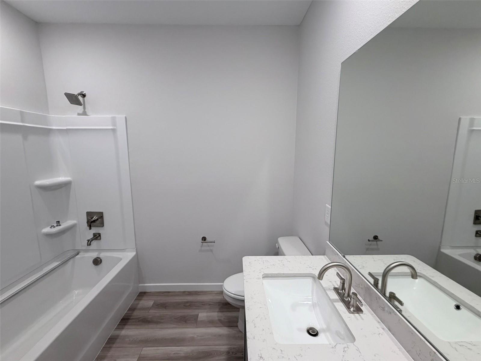 RESERVE EAST - Residential Lease