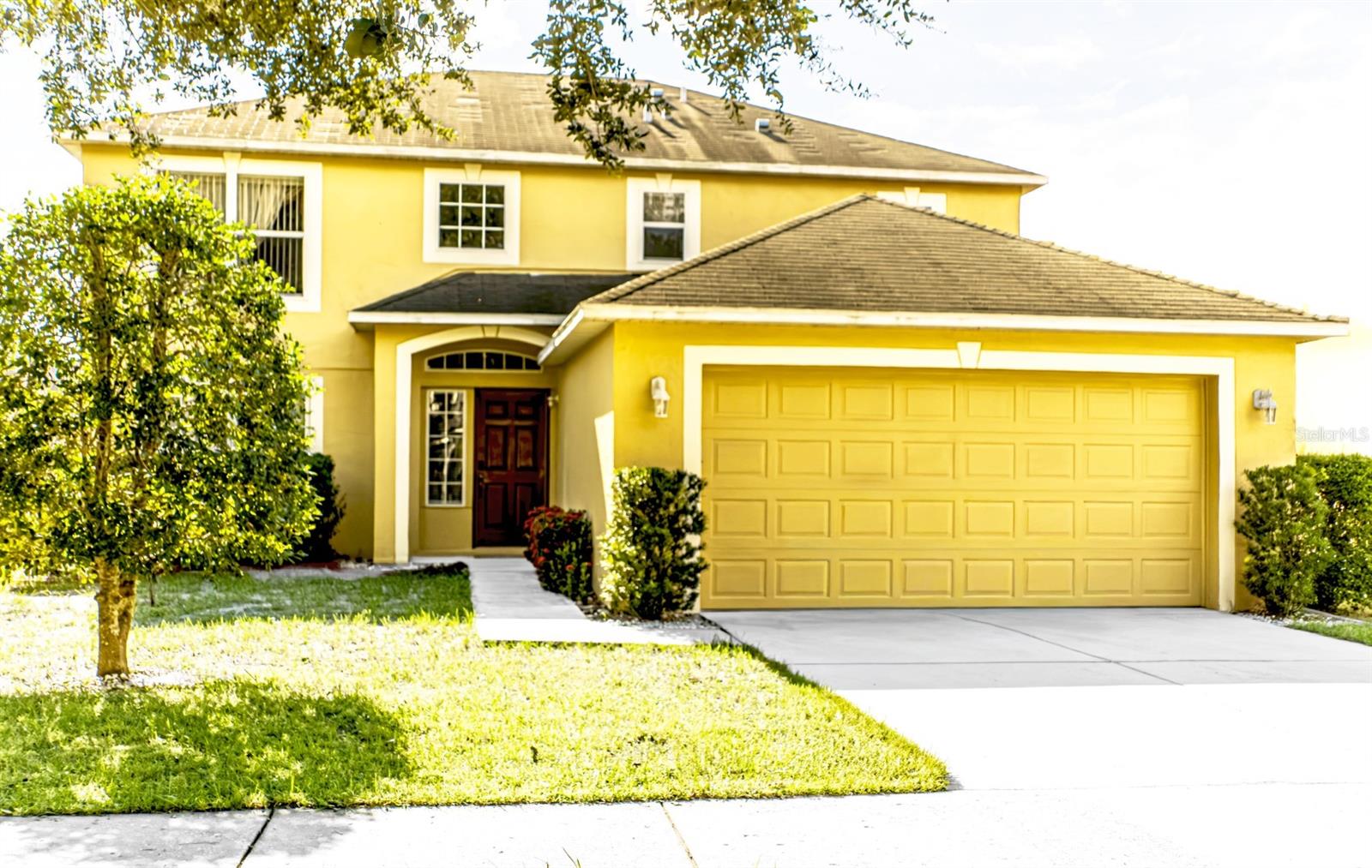 Welcome to this beautifully maintained 2-story home in the desirable community of Boyette Creek. This spacious 4-bedroom, 2.5-bath residence offers an imaginative floor plan designed for comfort, convenience, and privacy. The modern kitchen features ample cabinetry, stainless steel appliances, and an ergonomic island for added convenience during food preparation, perfect for everyday living and entertaining.
The primary suite includes two large walk-in closets and a private en-suite bath with dual sinks and a soaking tub. Additional bedrooms are generously sized and ideal for family, guests, or a home office. Step outside to appreciate the shade of two magnificent mango trees in the backyard, offering a peaceful setting to relax and enjoy Florida living.
Located just minutes from shopping, dining, A-Rated schools, and major highways, this home provides easy access to downtown Tampa, MacDill AFB, and the Gulf Coast beaches. Great opportunity awaits in a prime Riverview location!