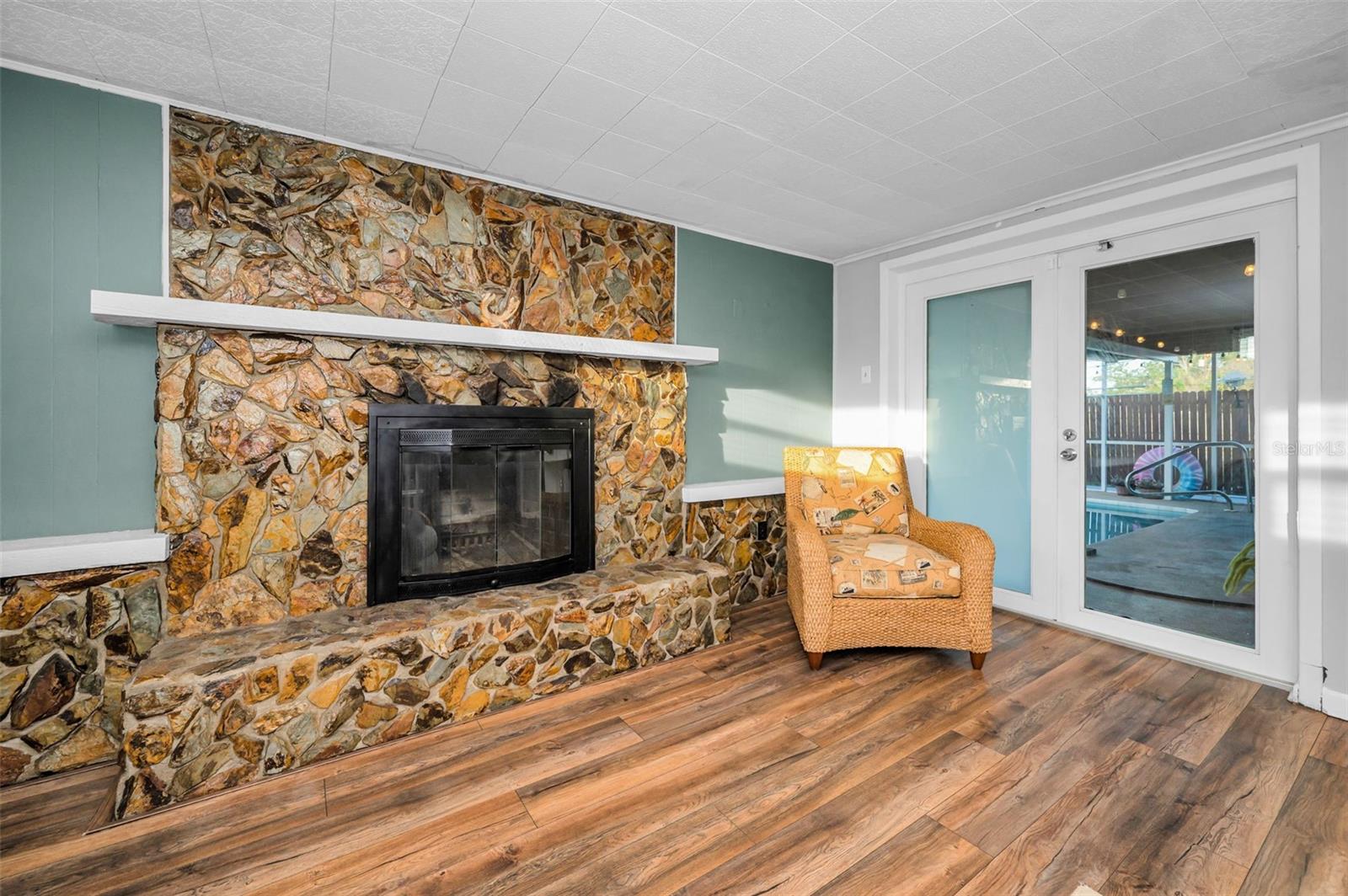 COUNTRY ESTATES 2ND ADD - Residential