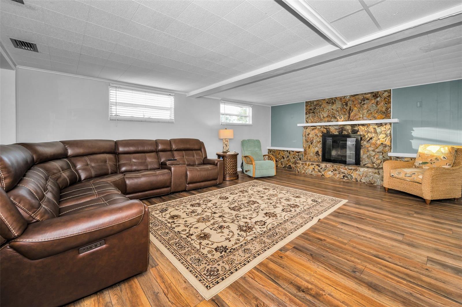 COUNTRY ESTATES 2ND ADD - Residential