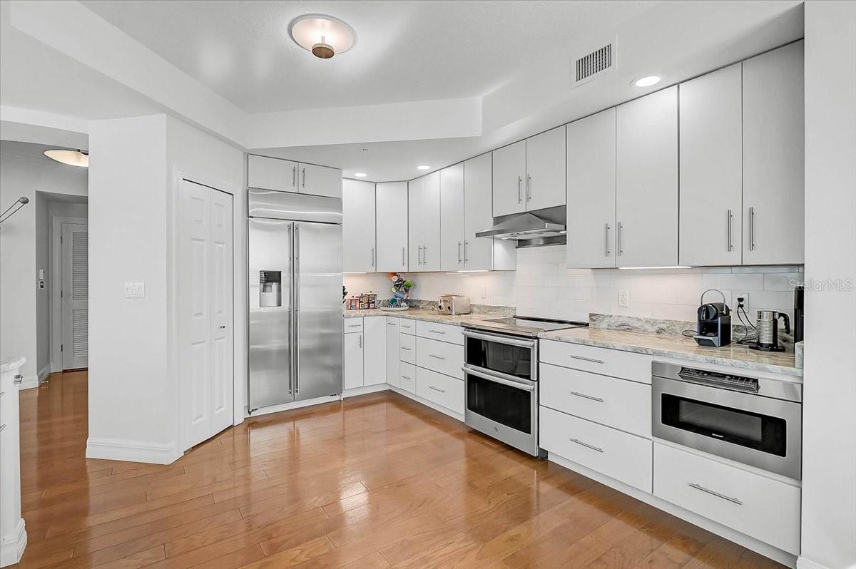 MERIDIAN AT THE OAKS PRESERVE - Residential