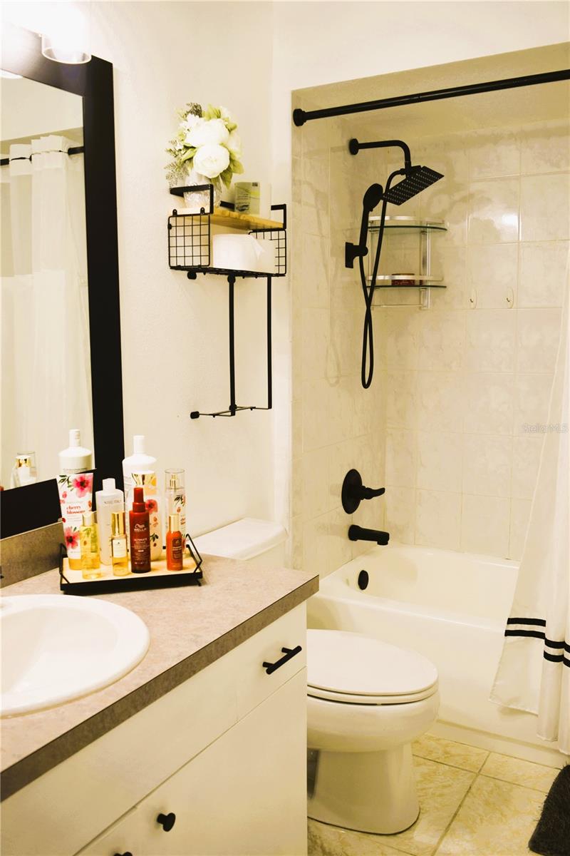 MARION OAKS UN 04 - Residential Lease