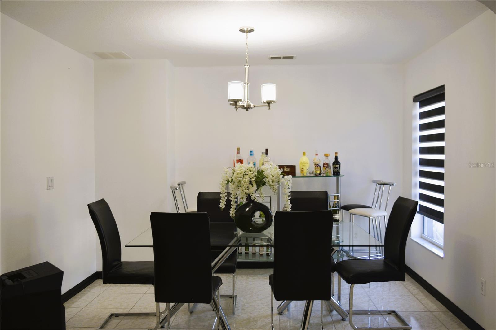 MARION OAKS UN 04 - Residential Lease