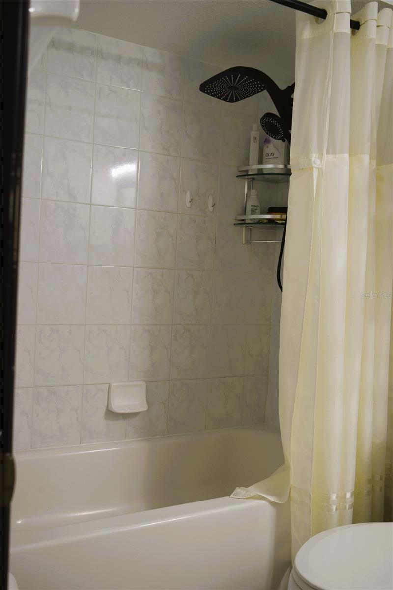 MARION OAKS UN 04 - Residential Lease