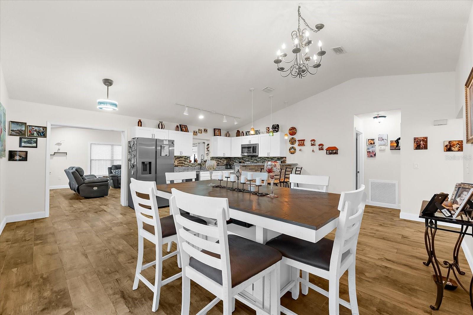 CENTRE LAKE - Residential