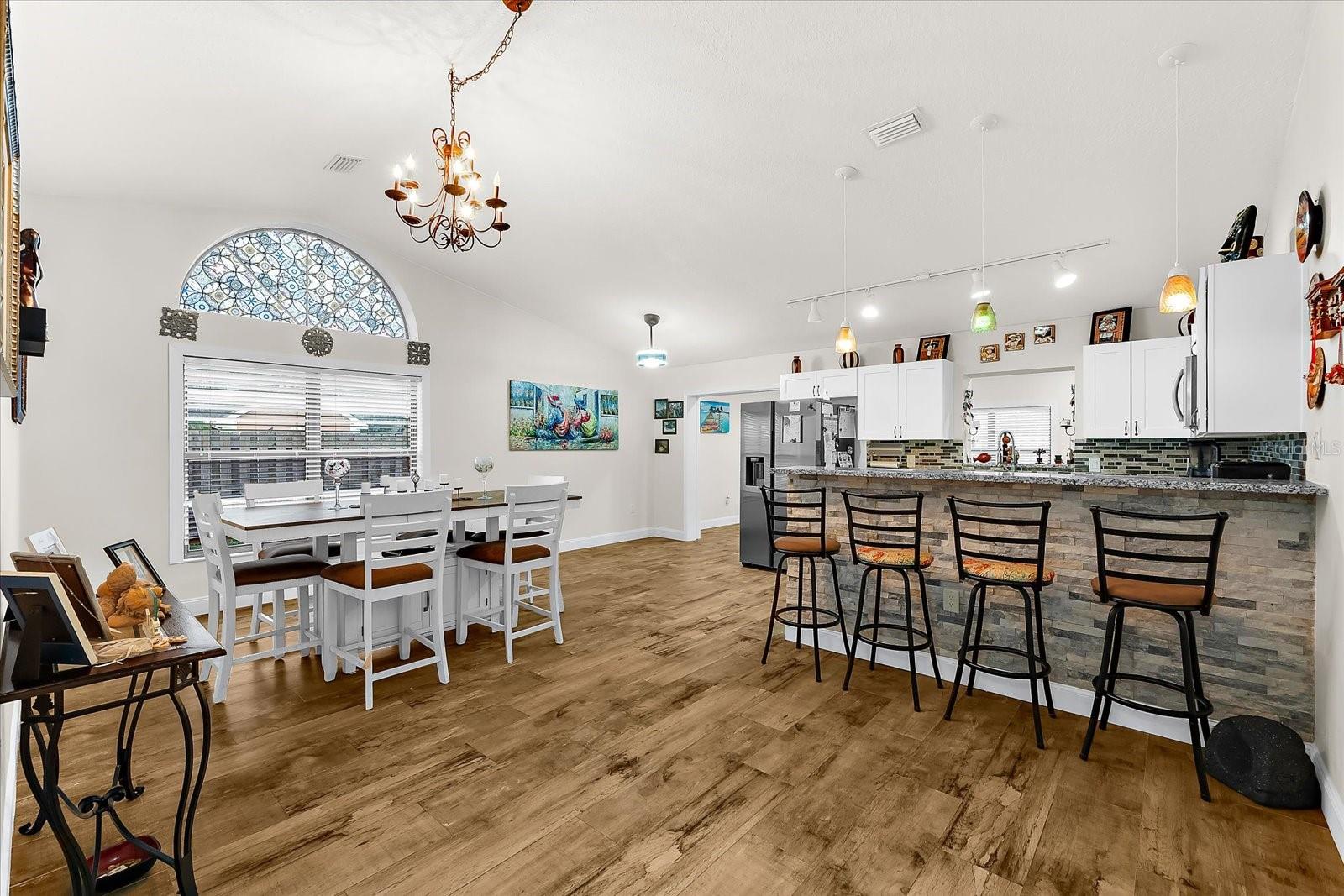 CENTRE LAKE - Residential