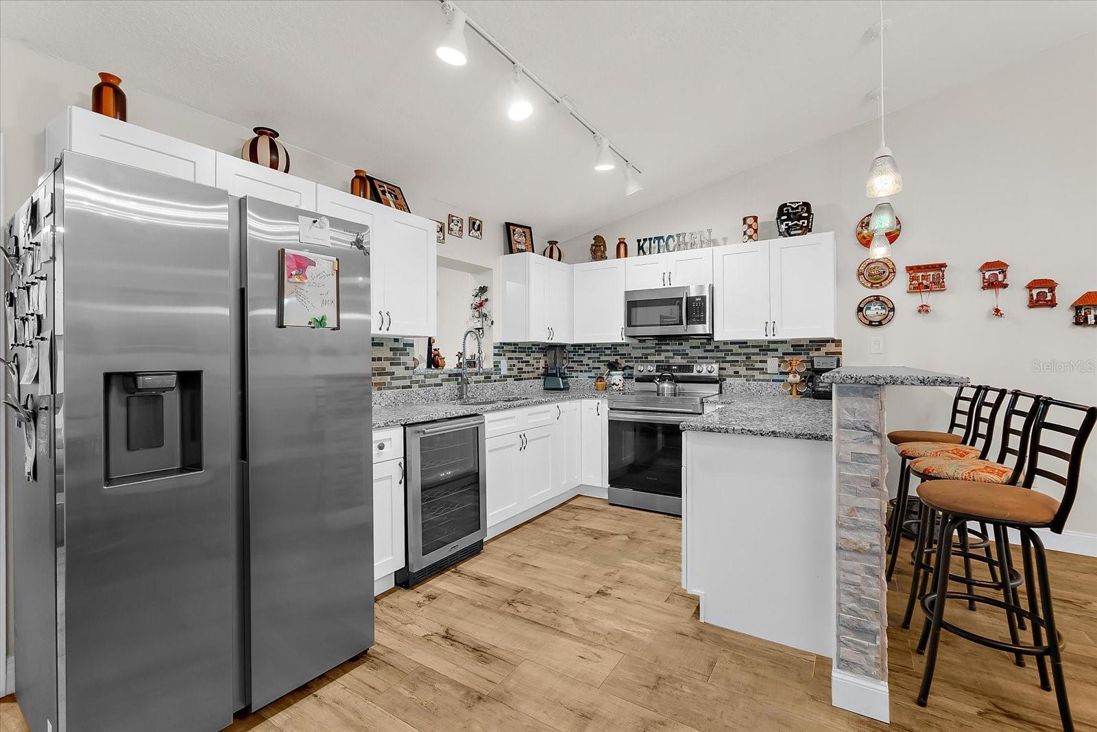 CENTRE LAKE - Residential