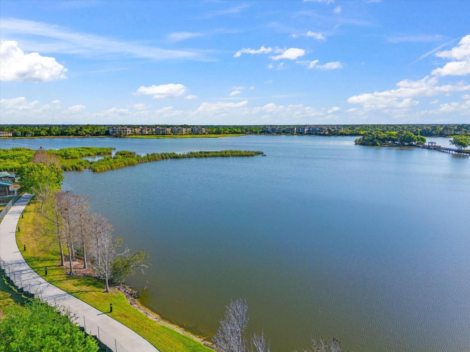 CENTRE LAKE - Residential