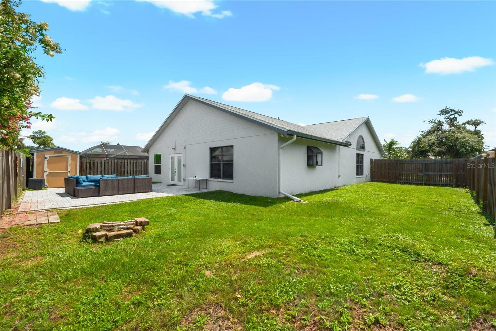 CENTRE LAKE - Residential