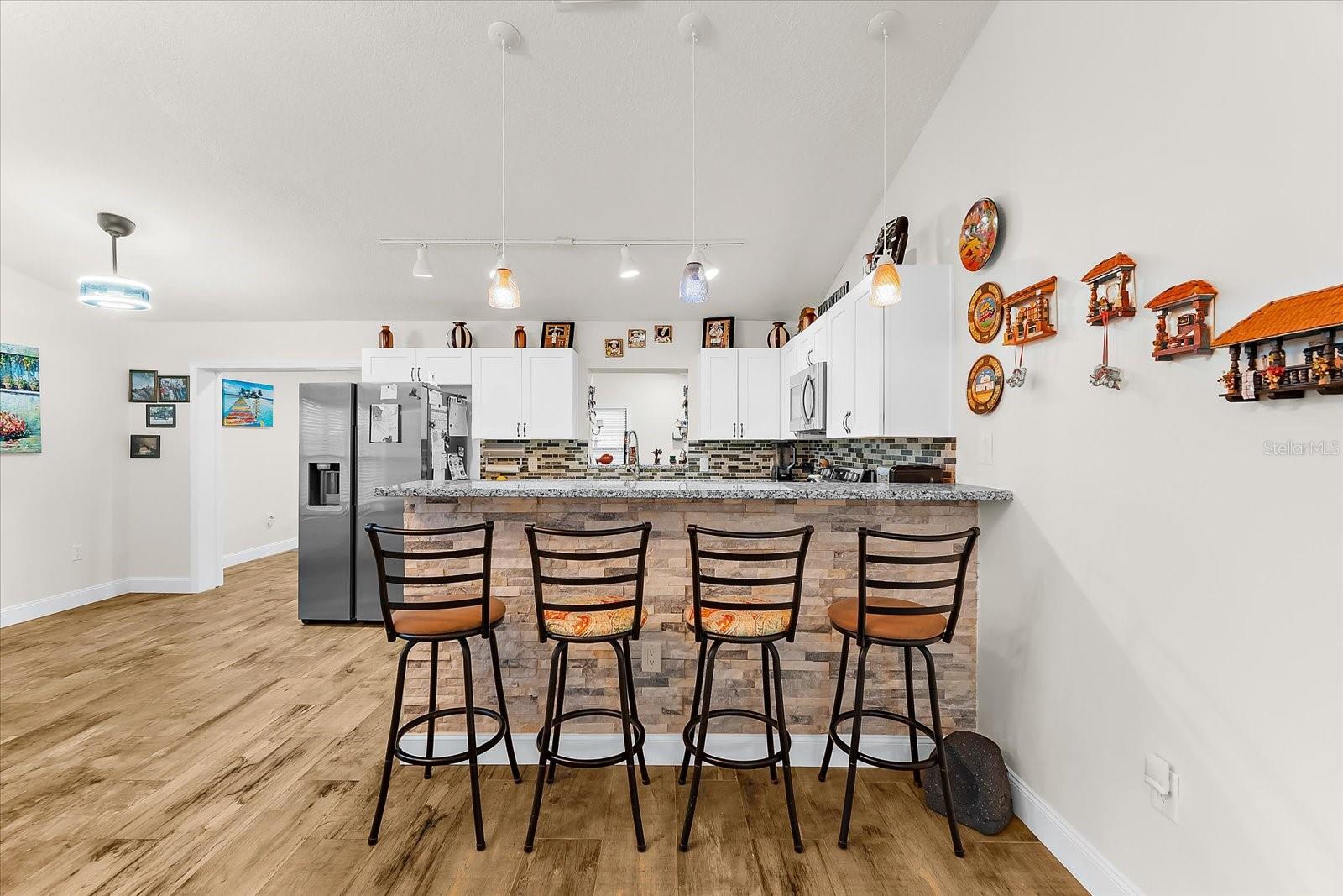 CENTRE LAKE - Residential