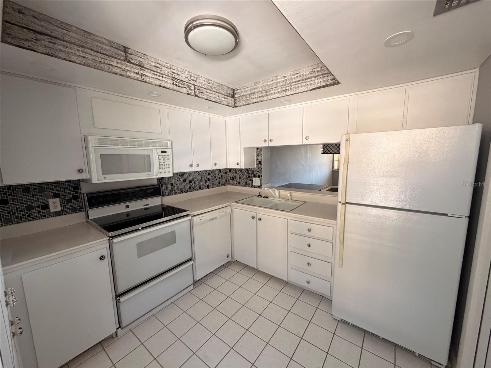 COVE CAY 26-14 VILLAGE I - Residential