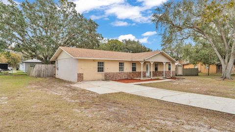 A home in AUBURNDALE