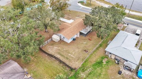 A home in AUBURNDALE