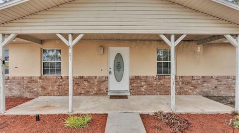 A home in AUBURNDALE