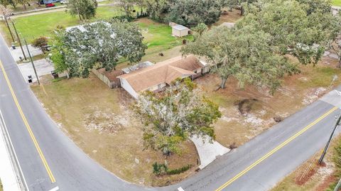 A home in AUBURNDALE