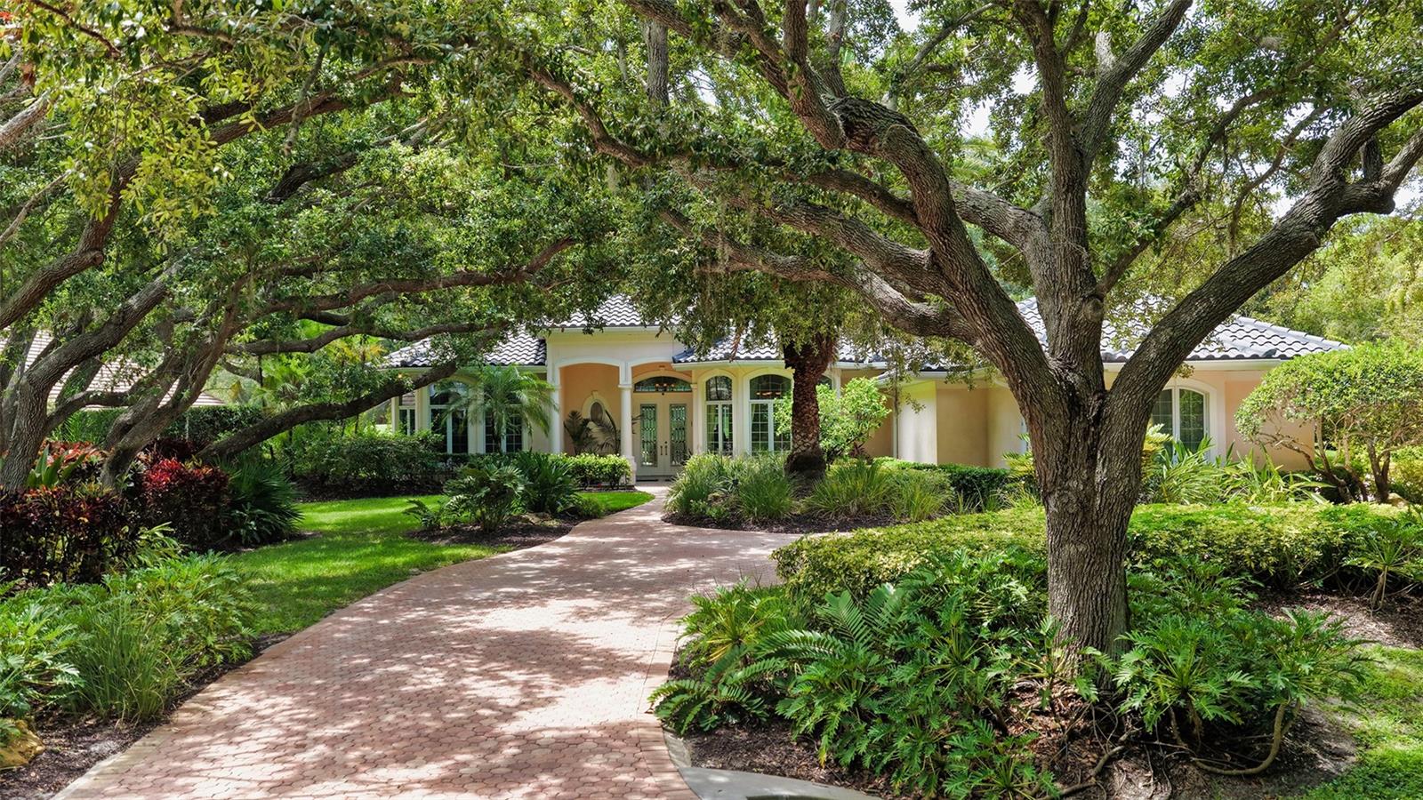 402 MACEWEN DRIVE