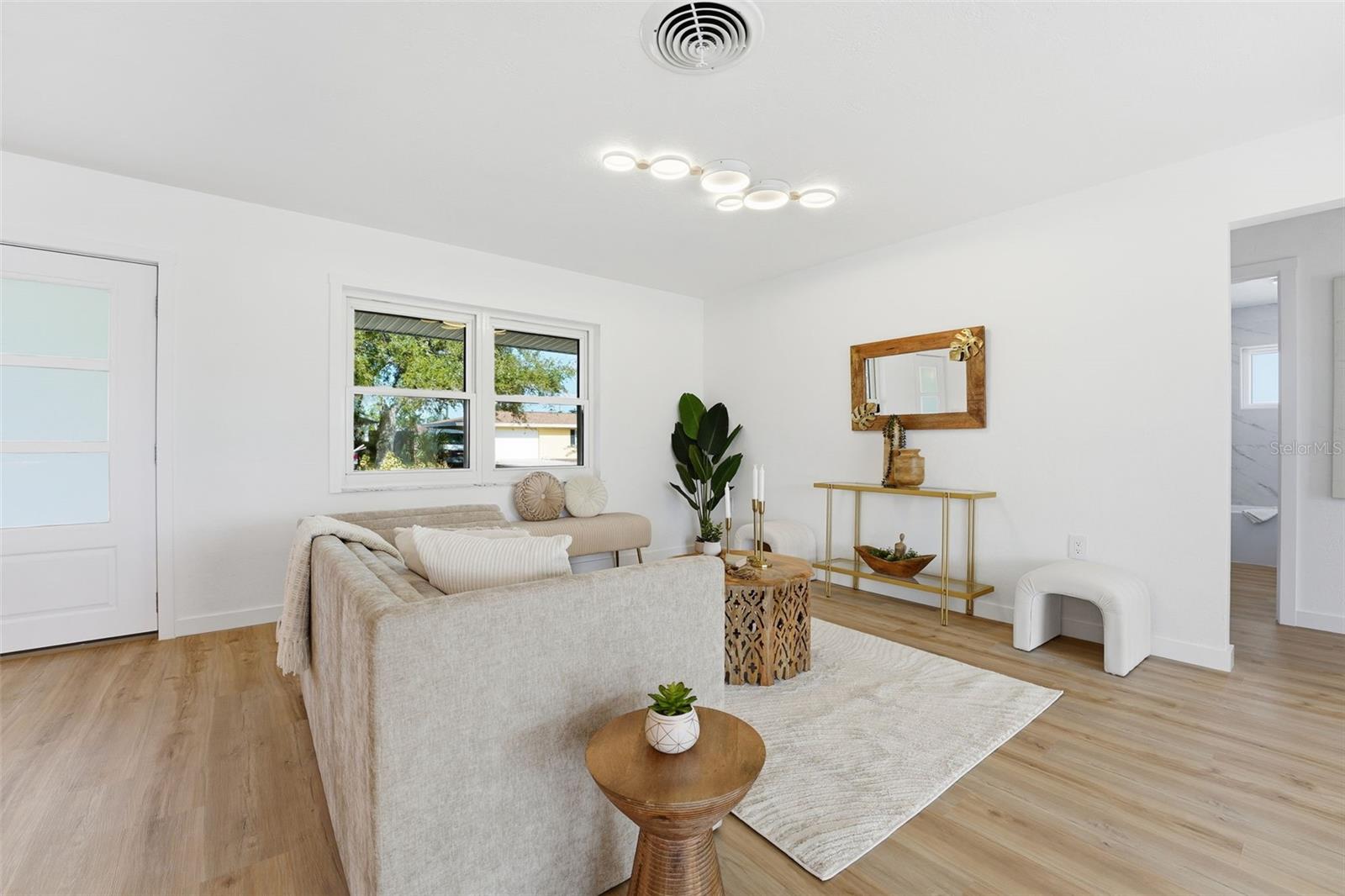 SOUTH GATE - Residential