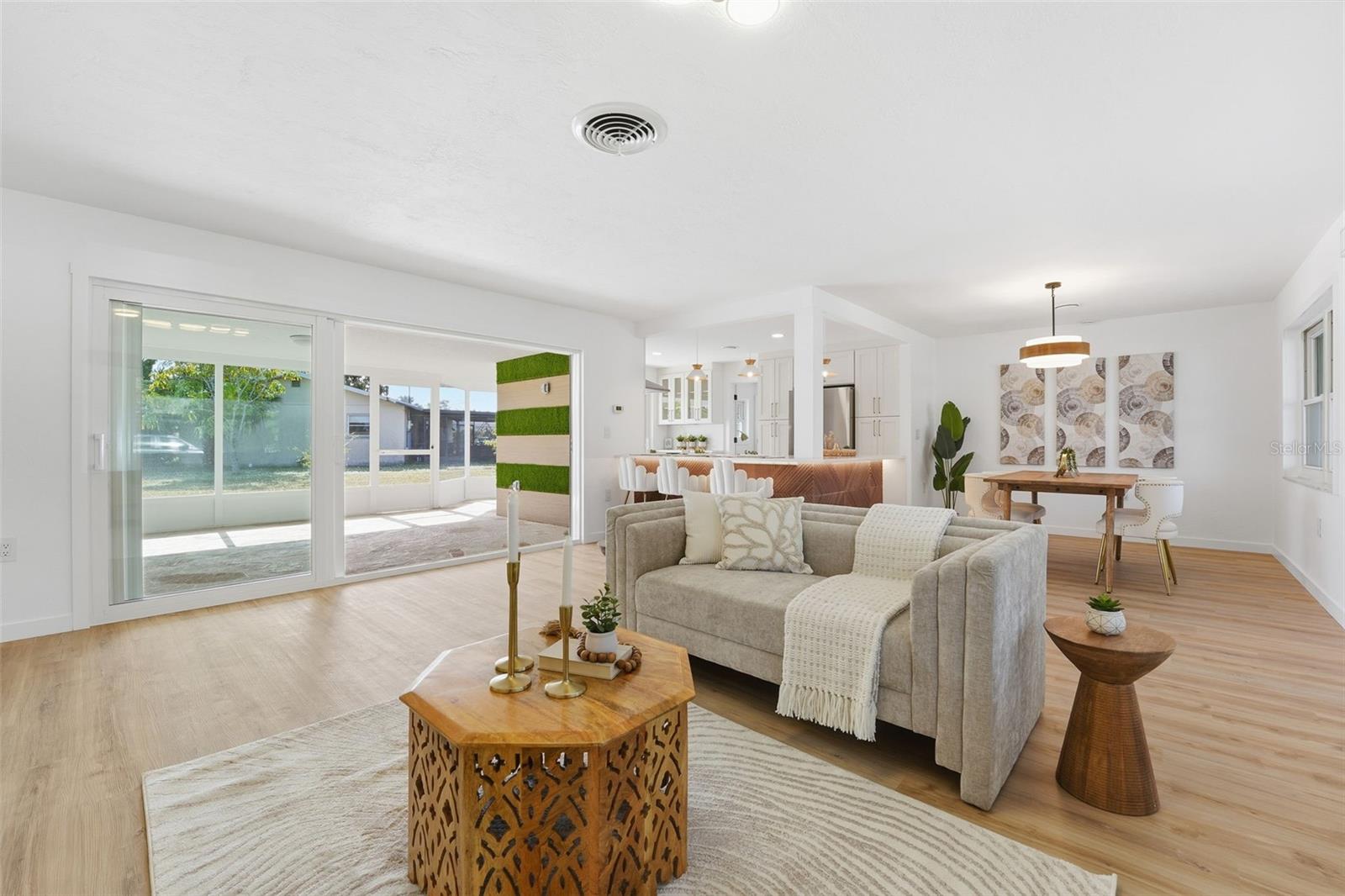 SOUTH GATE - Residential