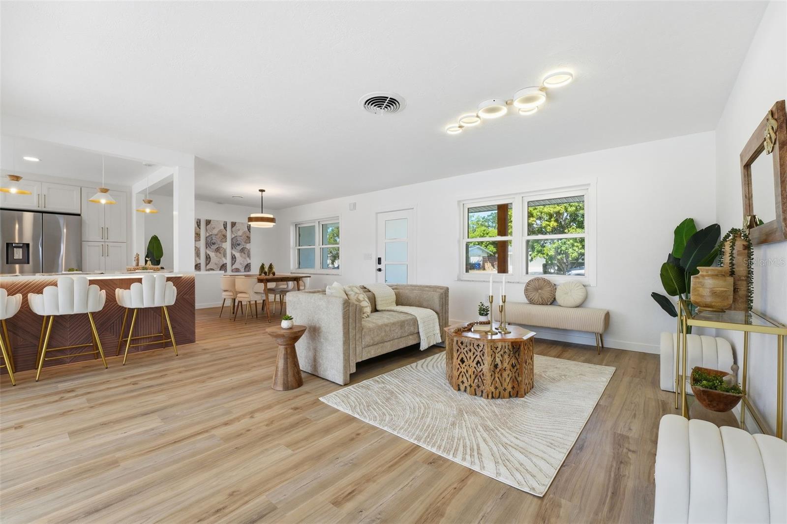 SOUTH GATE - Residential