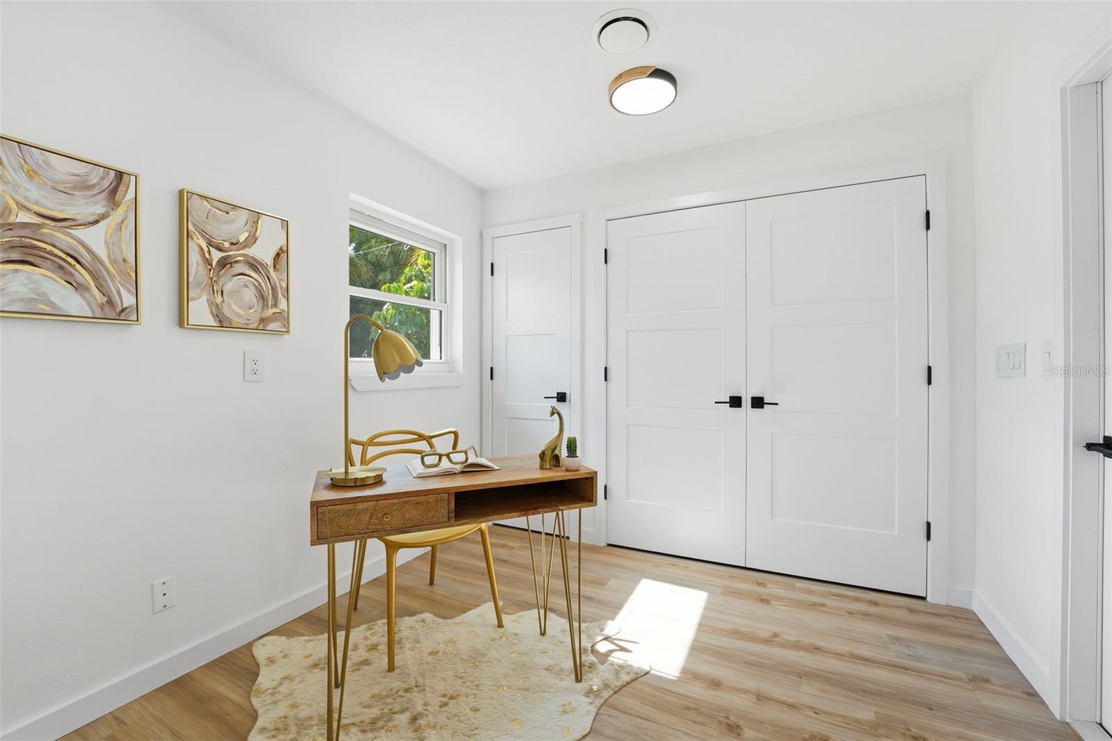 SOUTH GATE - Residential