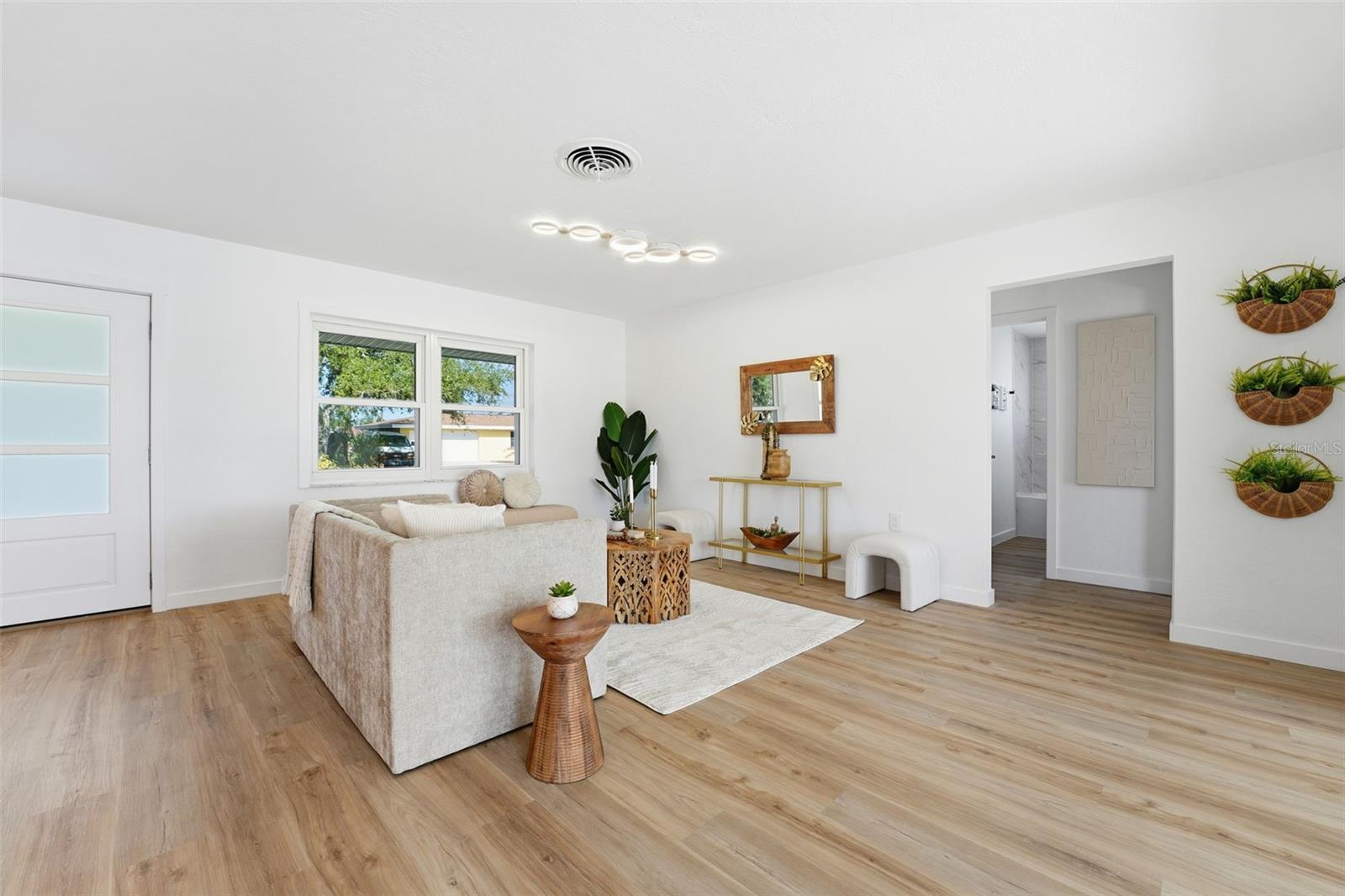 SOUTH GATE - Residential