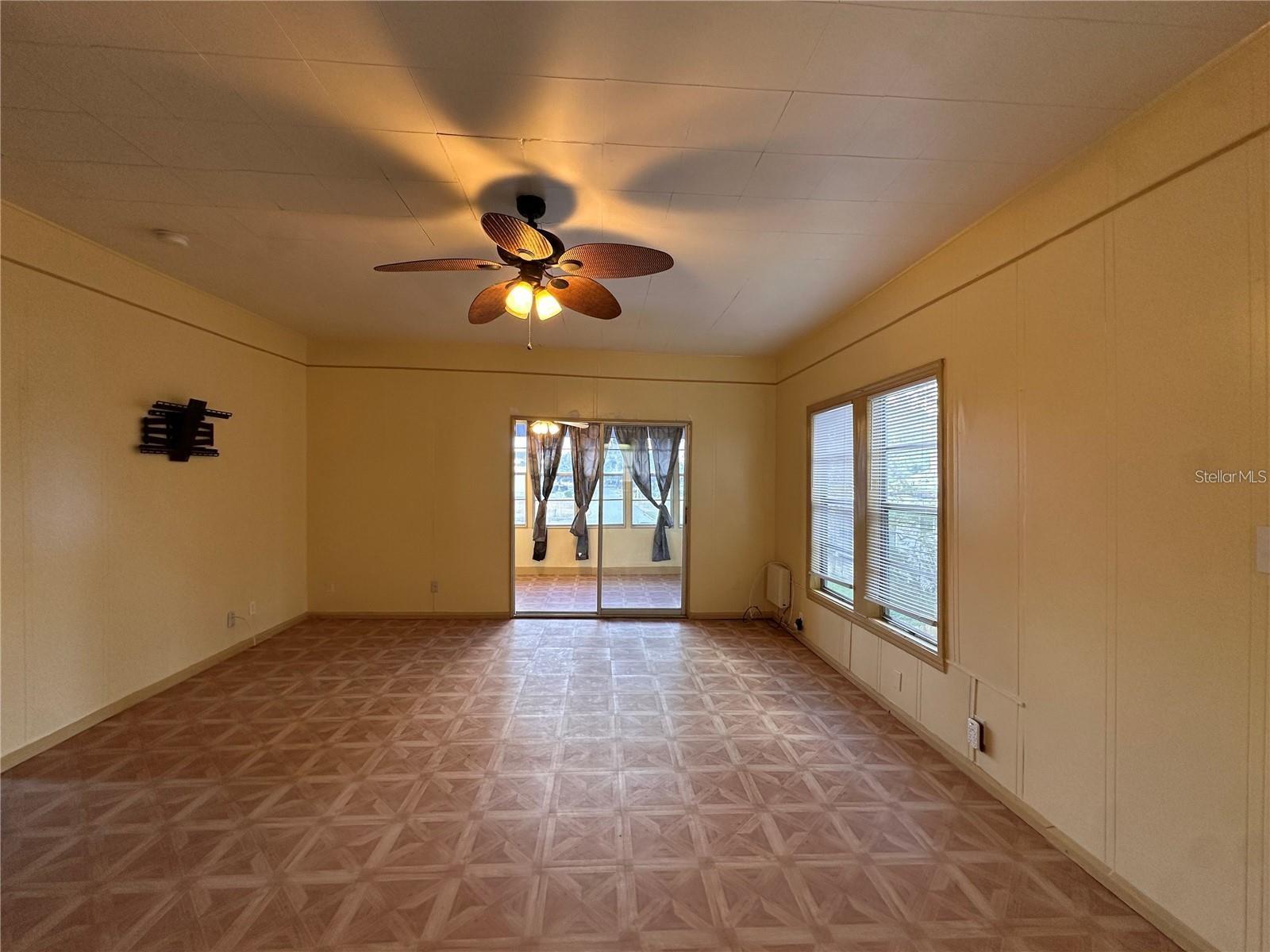 1025 E MAIN STREET