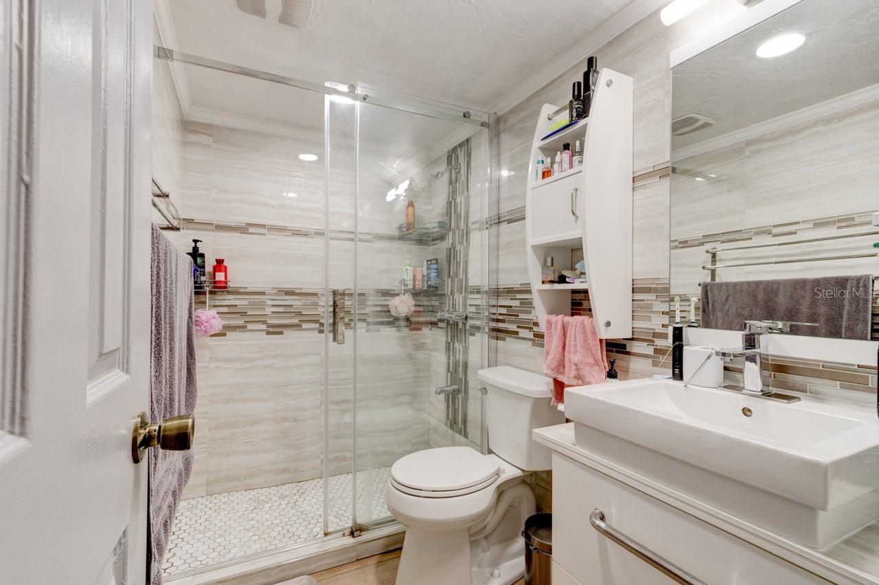 HARBOURSIDE SUNSETS CONDO - Residential