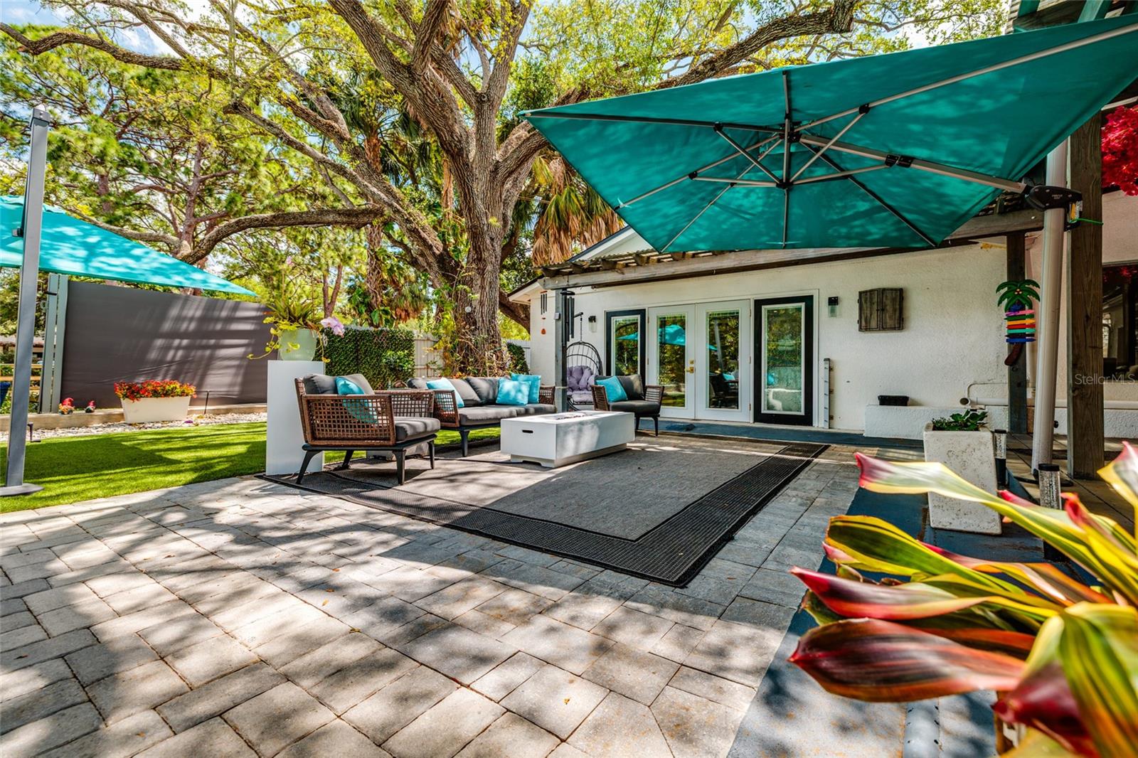 HENDERSON BEACH - Residential