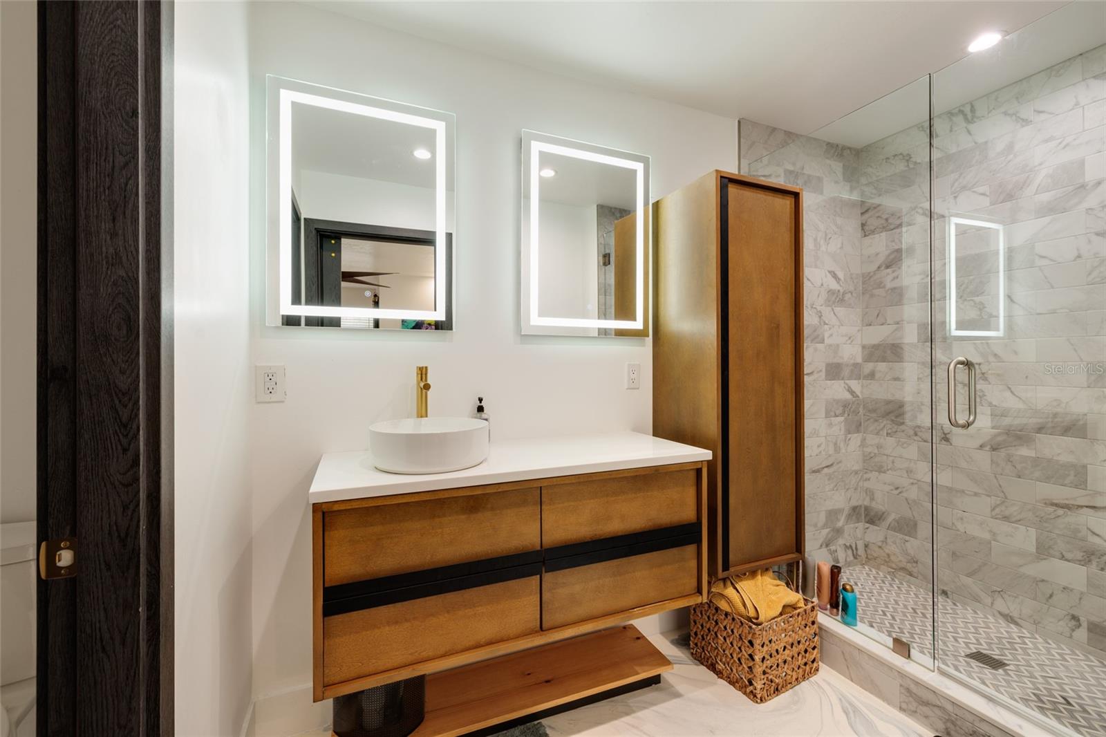 HENDERSON BEACH - Residential